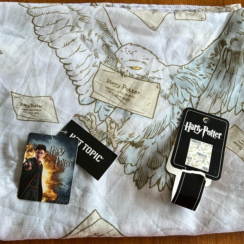 Harry Potter Hogwarts Owl Letter Scarf Hot Topic - Picture 6 of 7